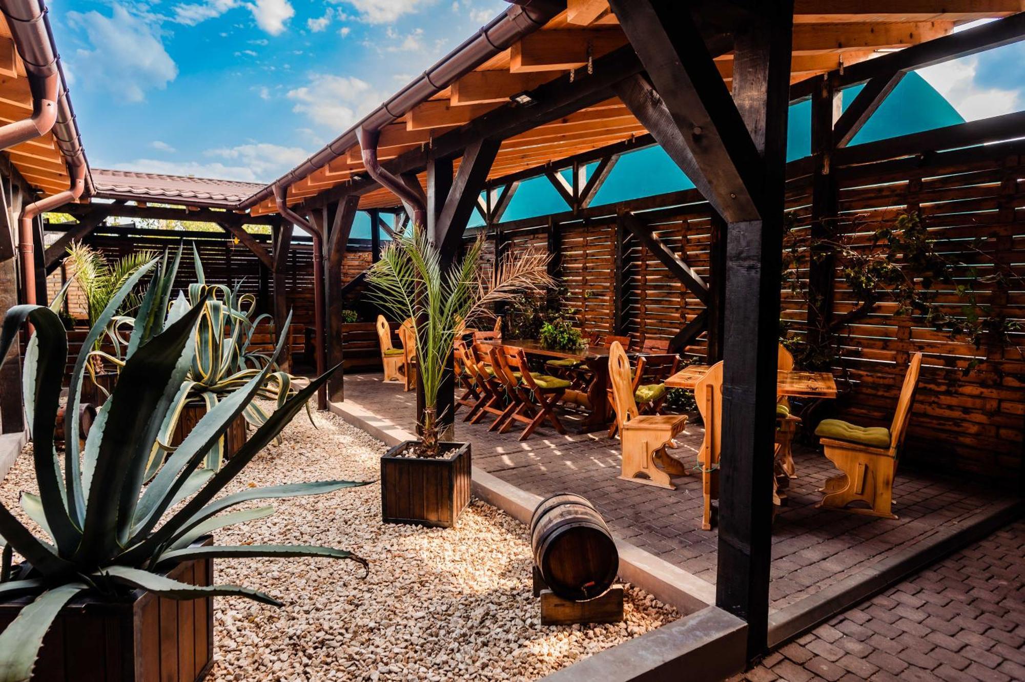 Green Garden Resort Odobesti Exterior photo