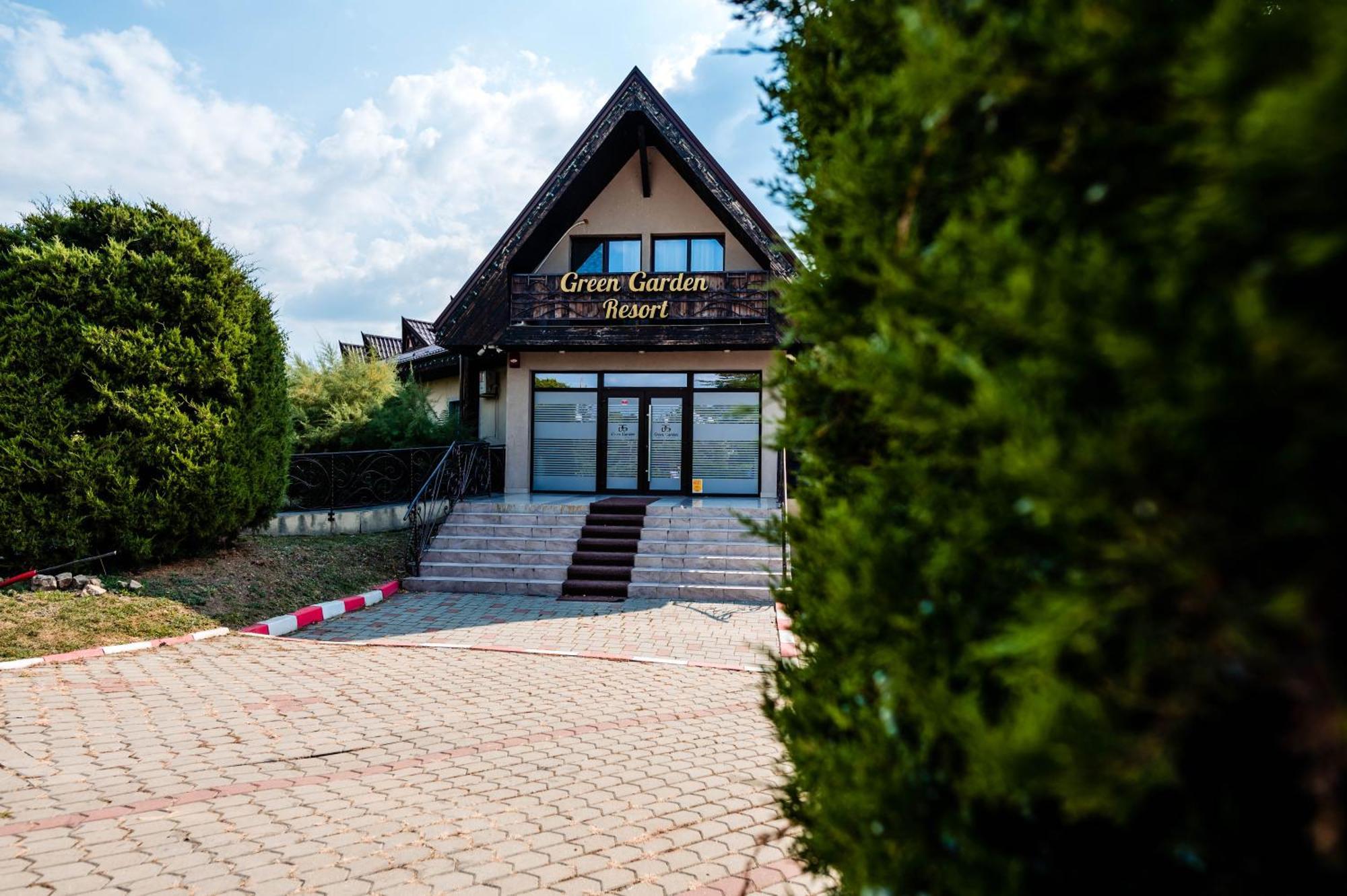 Green Garden Resort Odobesti Exterior photo