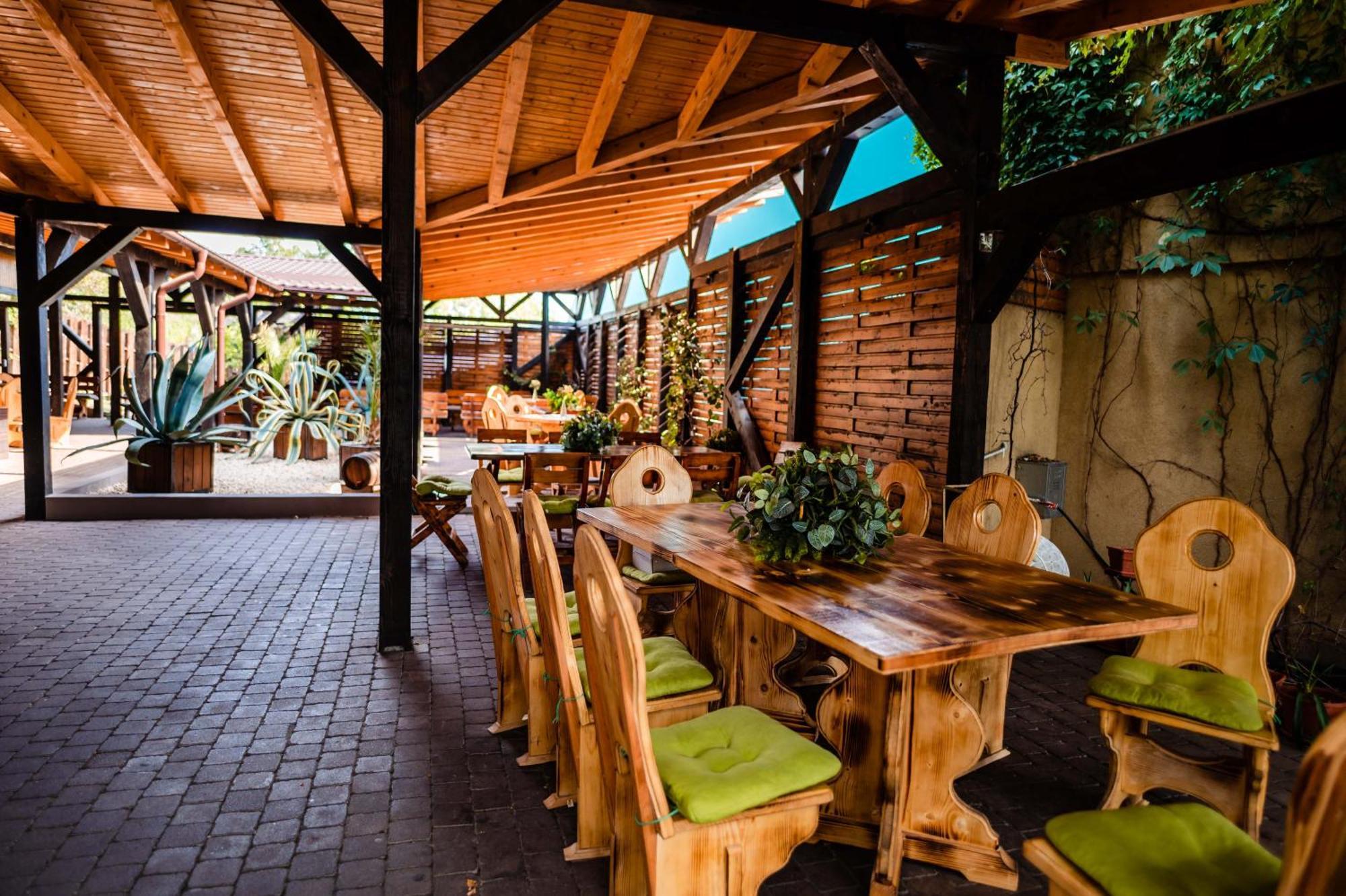 Green Garden Resort Odobesti Exterior photo