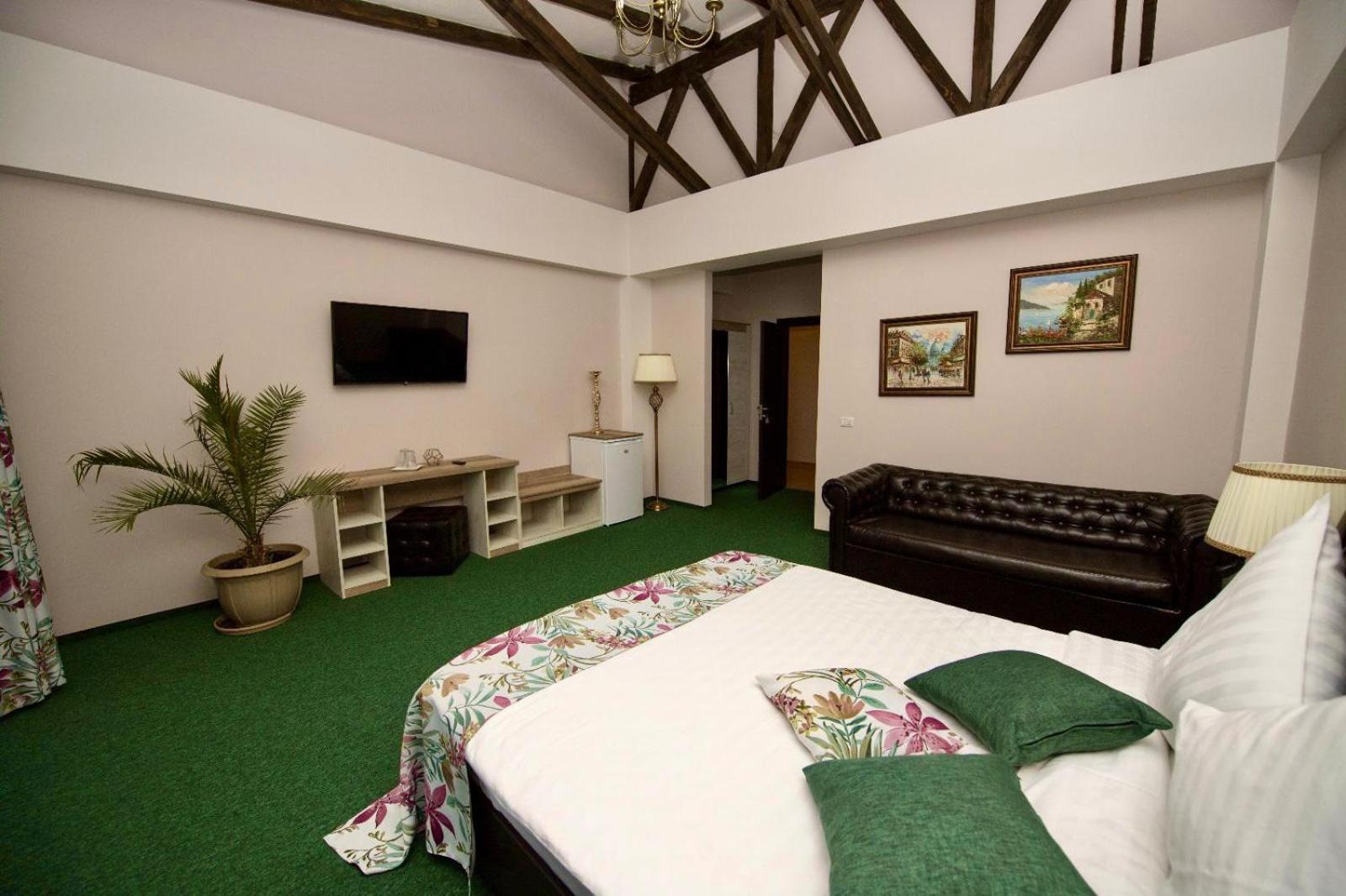 Green Garden Resort Odobesti Exterior photo