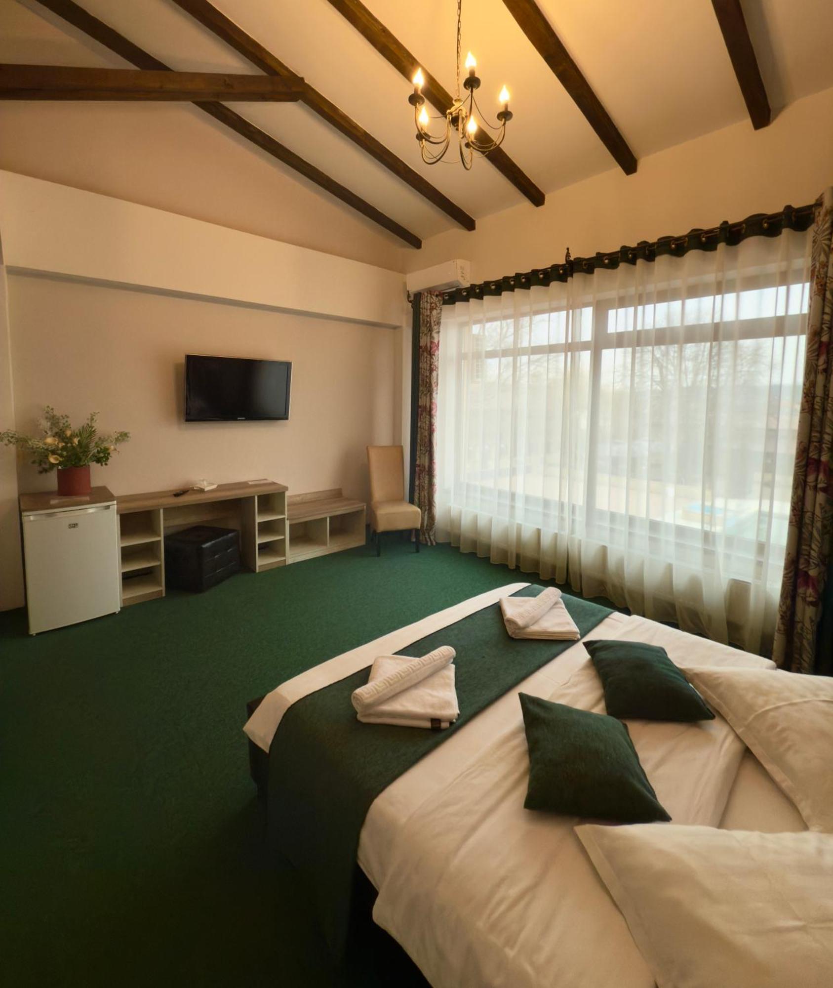 Green Garden Resort Odobesti Exterior photo