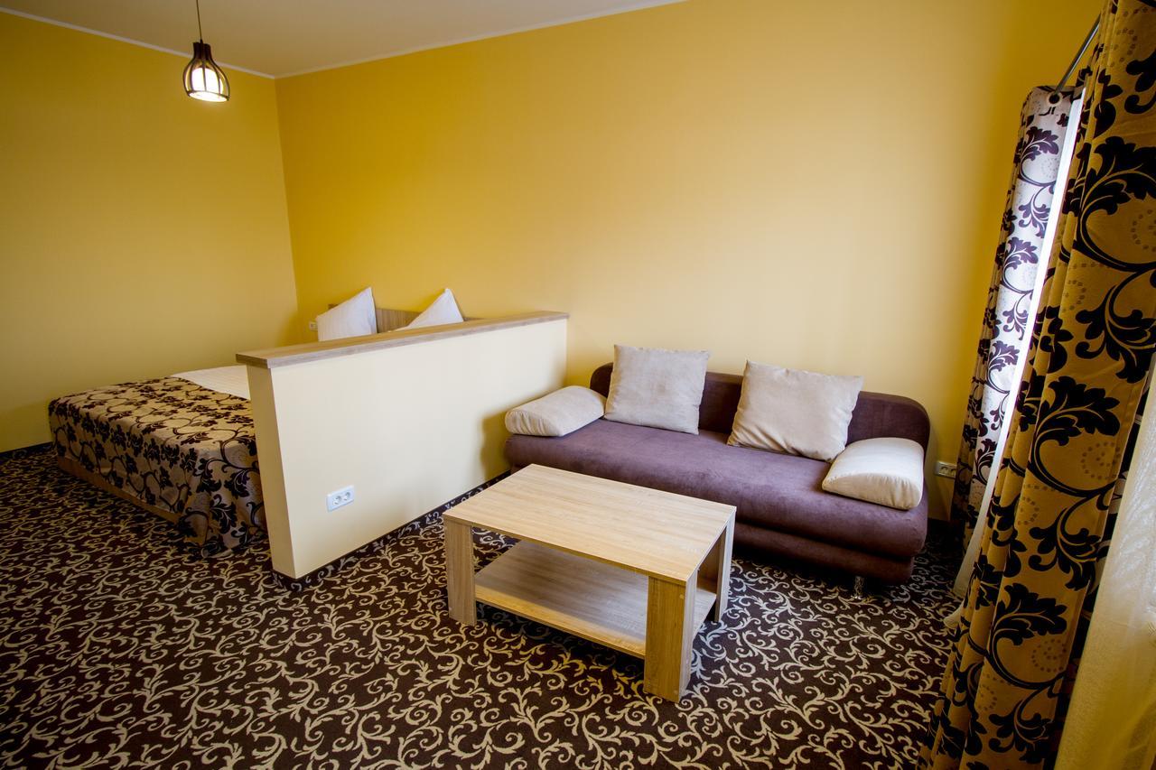 Green Garden Resort Odobesti Room photo