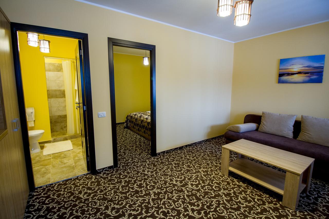 Green Garden Resort Odobesti Room photo
