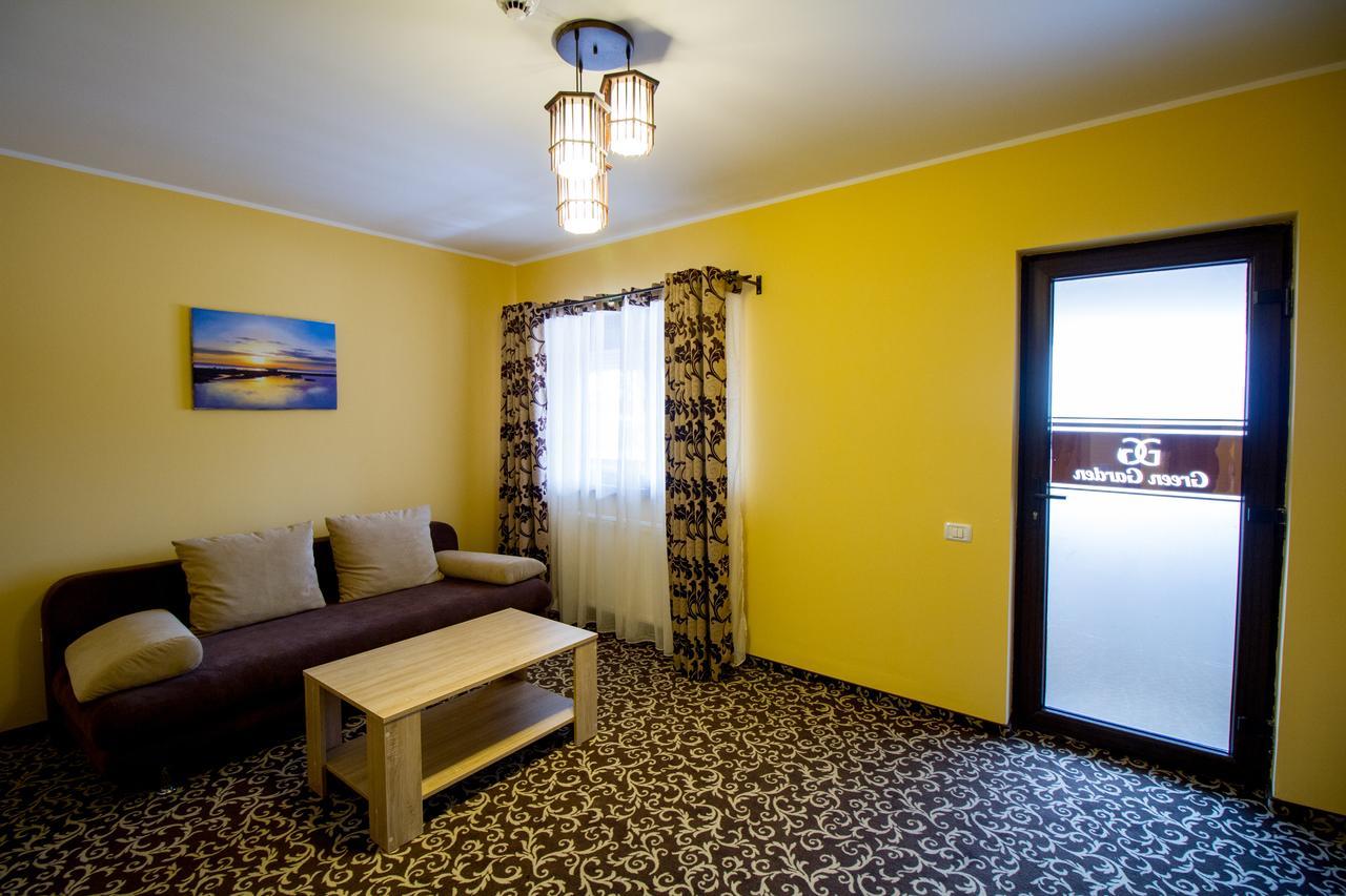 Green Garden Resort Odobesti Room photo