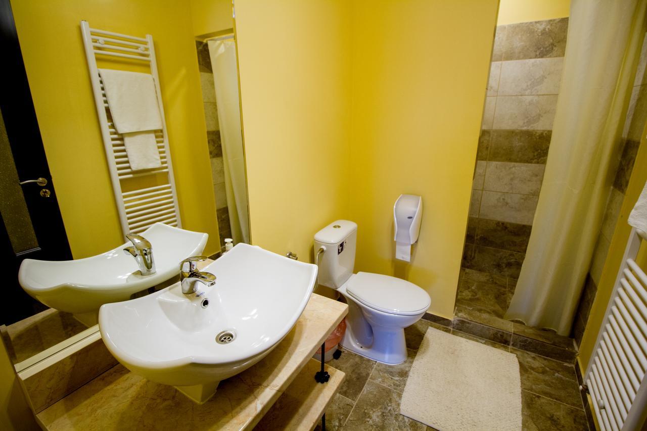 Green Garden Resort Odobesti Room photo
